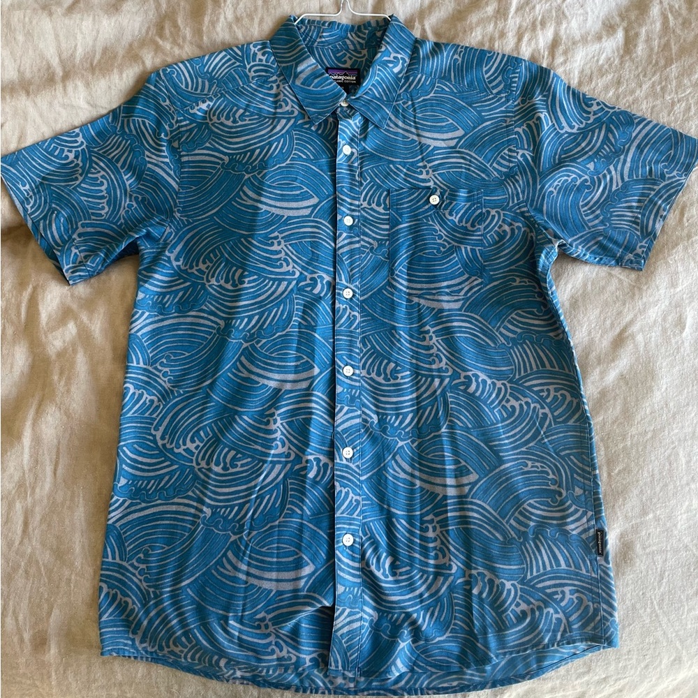 Patagonia size medium men’s short sleeve button down shirt